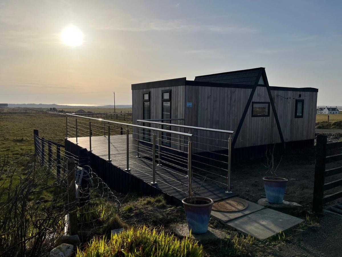 Seas The Day - Self Catering Lodge North Uist Paible エクステリア 写真
