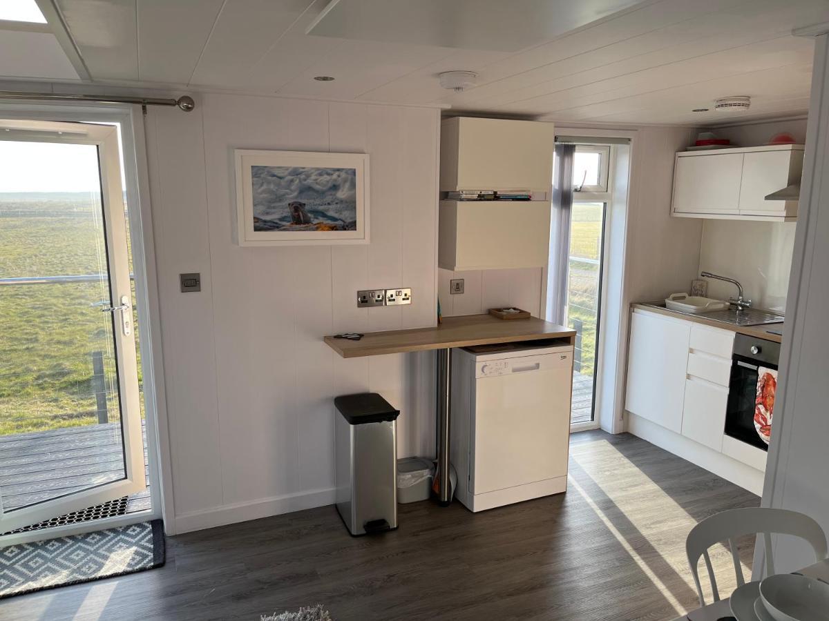 Seas The Day - Self Catering Lodge North Uist Paible エクステリア 写真