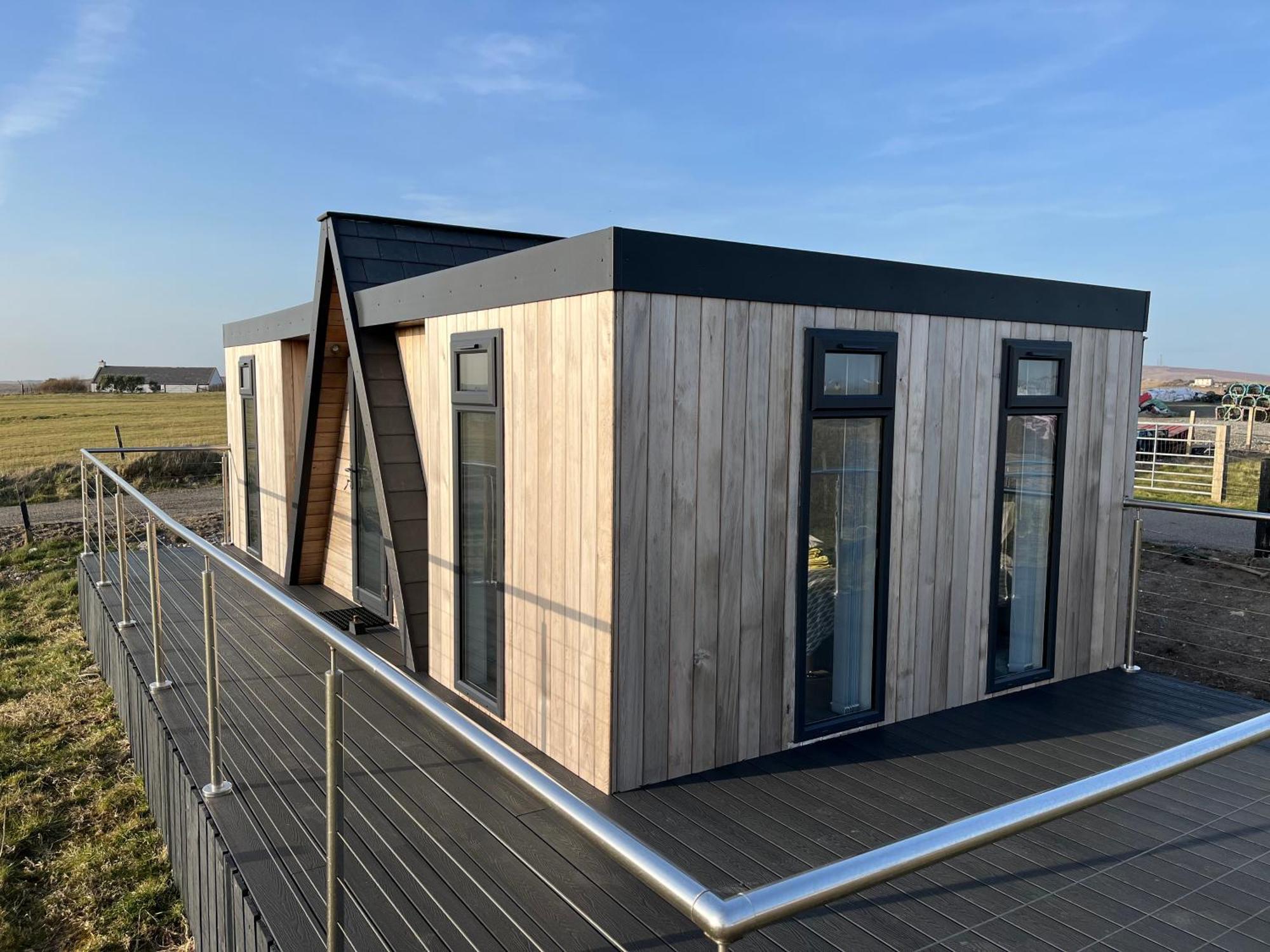 Seas The Day - Self Catering Lodge North Uist Paible エクステリア 写真